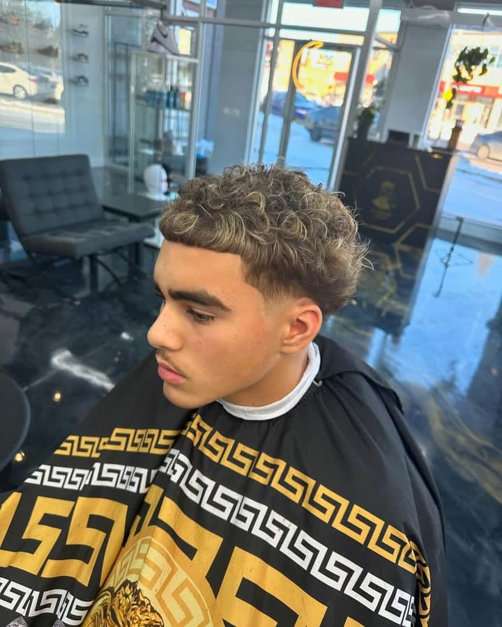 Taper bouclé réalisé au salon La Frappe